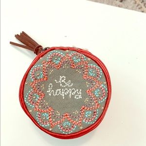 Natural Living Be Happy Round Zipper Pouch New